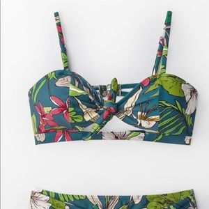 Brand New! Green floral bikini top with cut out